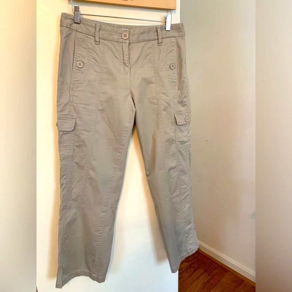 Ann Taylor Loft Cargo Pants. Beige, US 8P. Great Condition.